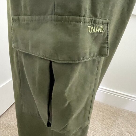 Aritizia / TNA Cargo Pants in GD Fatique < Size L > - Picture 7 of 12